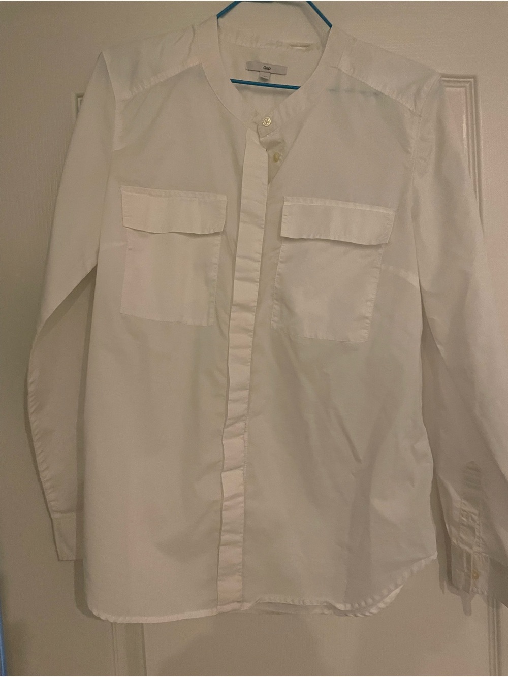 GAP White Band-Collar Button-Up Shirt with Chest Pockets